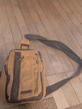 Della Q Mini Messenger  Sling Bag Purse